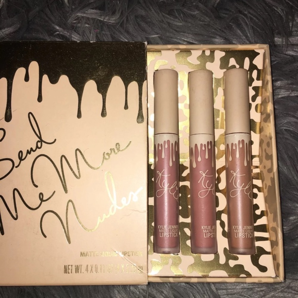 Kylie Send More Nudes lip kit